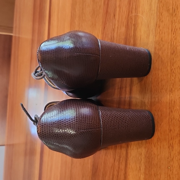 Indigo by Clarks - cap toe oxford heels - Picture 3 of 4